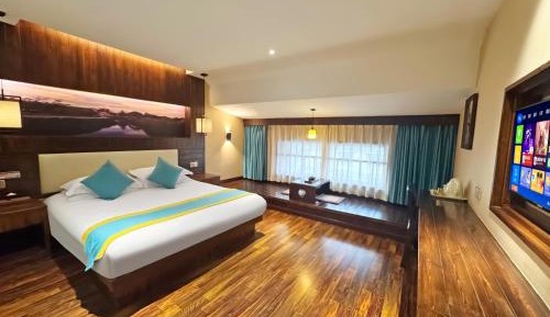 Deluxe Queen Room