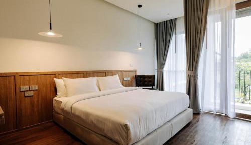 Deluxe King Room