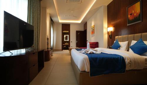 Suite with Garden View