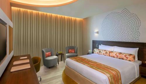 Deluxe Room with Balcony and Sea View