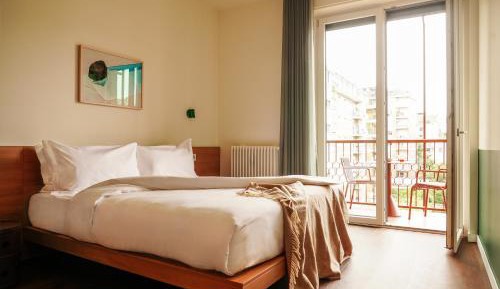 1 Bedroom Apartment with Balcony and Sofa bed