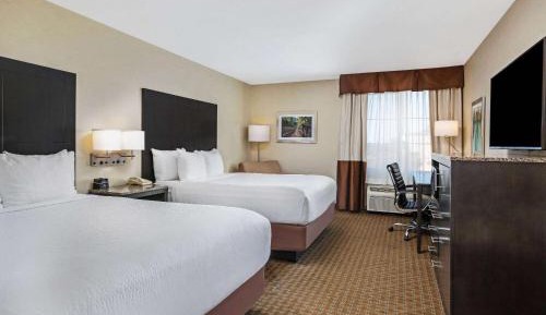 Deluxe Queen Room with Two Queen Beds
