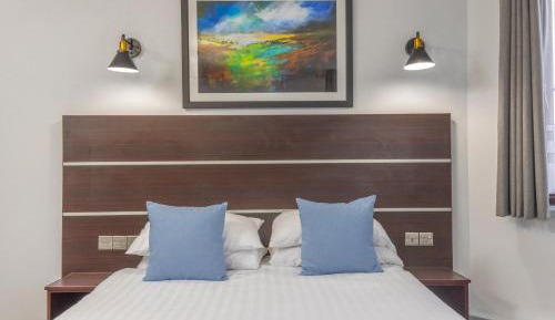 Standard King Room - Non-Smoking 