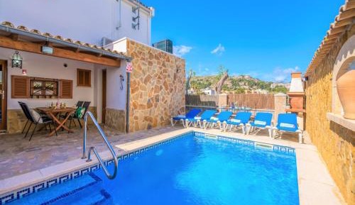 Four-Bedroom Holiday Home
