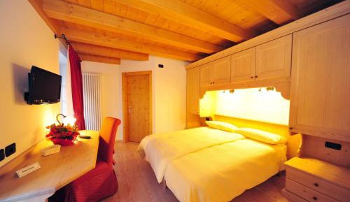 Double or Twin Room with Private Bathroom