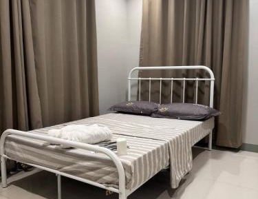 Studio Apartment with One Double Bed