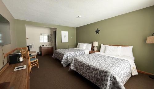 Standard Queen Room with Two Queen Beds