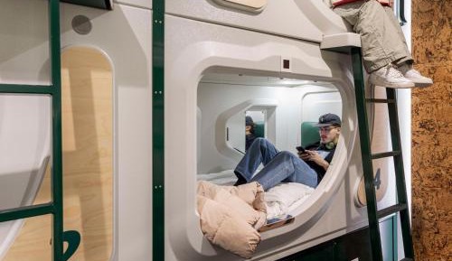 Private Single Pod in 8 Share Room