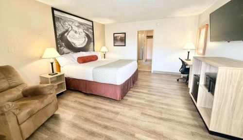 Deluxe King Room with Spa Bath - Non-Smoking