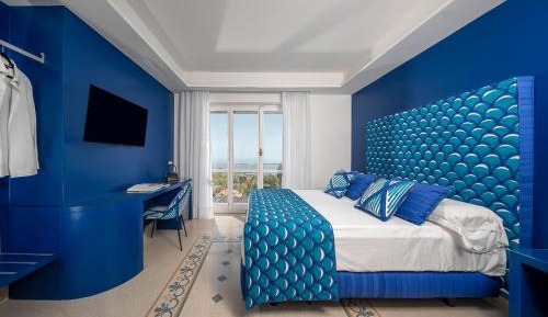 Double Room with Balcony and Sea View