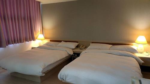 Quadruple Room with City View