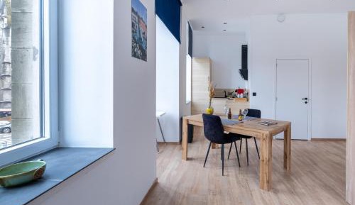 One-Bedroom Apartment with City View