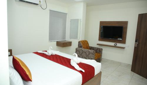 Deluxe Double Room (2 Adults + 1 Child)