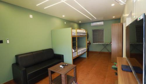 Deluxe Family Room