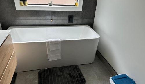 Deluxe Double Room (2 Adults + 1 Child)