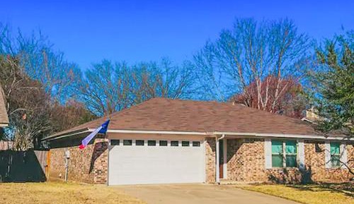 Three-Bedroom Holiday Home 