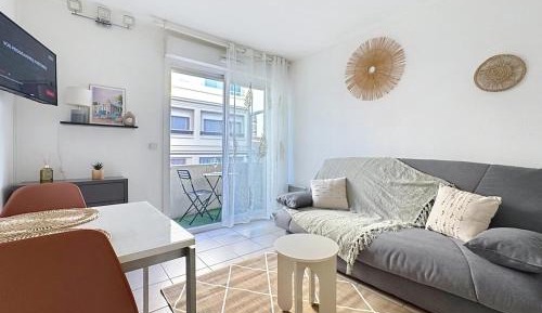 Studio with Balcony