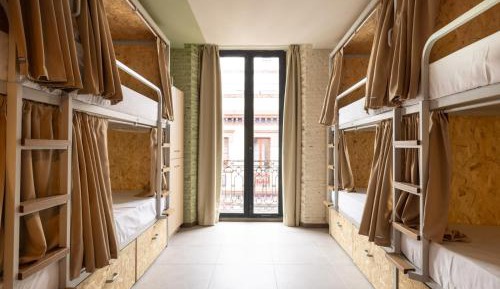 Bed in 8-Bed Mixed Dormitory Room