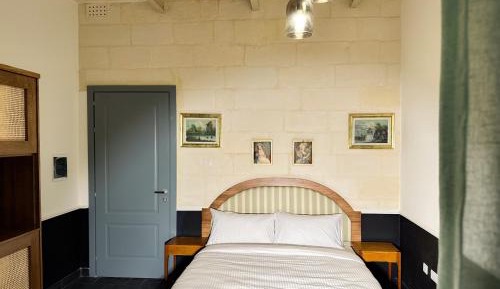 Queen Room with Balcony