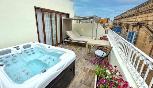 King Room with Spa Bath