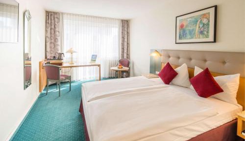 Standard Queen Room with Queen Bed