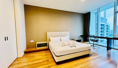 Three-Bedroom Apartment - High Floor