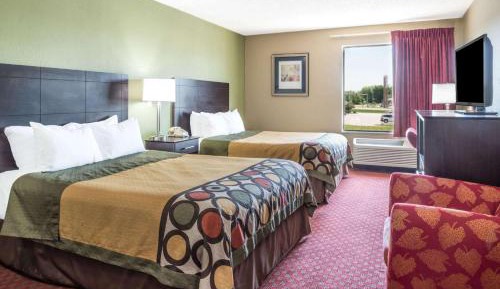 Queen Room with Two Queen Beds - Non-Smoking