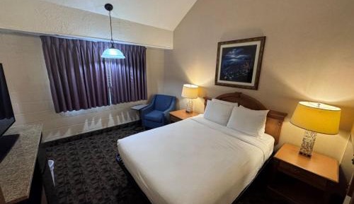 Deluxe Queen Room