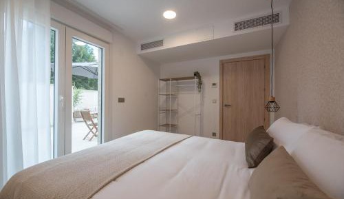 One-Bedroom Apartment with Terrace
