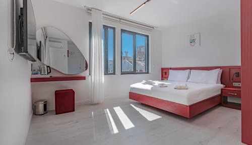 Deluxe Double or Twin Room with Balcony