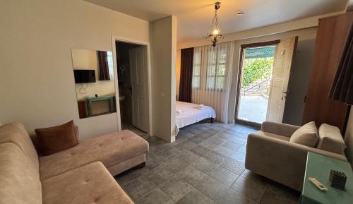 Standard Triple Room with Sea View