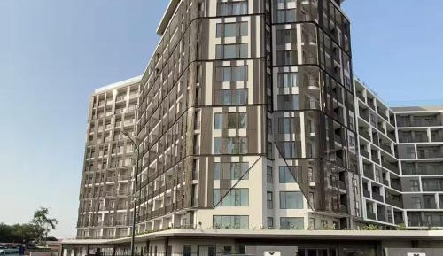 Deluxe One-Bedroom Apartment with City View