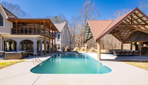 Six-Bedroom House