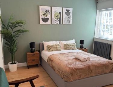 Deluxe One-Bedroom Apartment with Garden View
