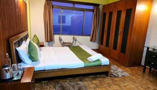 Deluxe King Suite