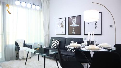 One-Bedroom Apartment with Balcony