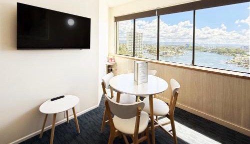 Two-Bedroom Apartment with walk-in shower