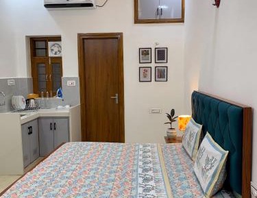 Deluxe Double Room with Shower