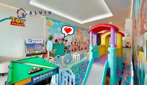 Dreamland Theme Three-Bedroom Apartment with Kids Playground
