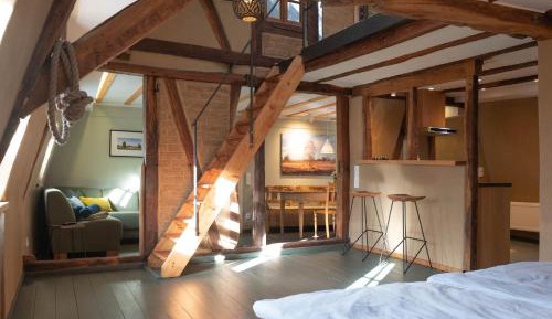 Studio Apartment