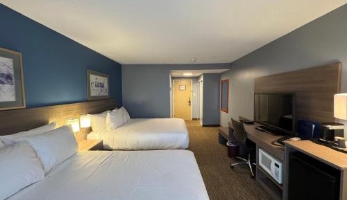 Deluxe Queen Room with Two Queen Beds