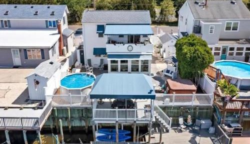 Four-Bedroom Holiday Home