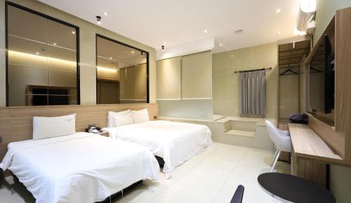 Premium Twin Room