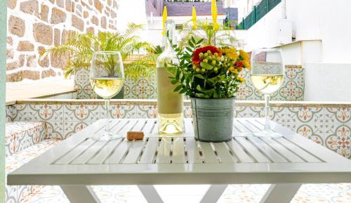 Studio Apartment with Terrace and Garden View - Basement