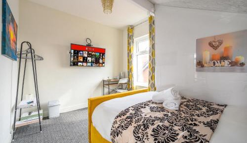 Double Room with Shared Bathroom