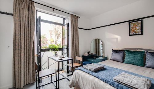 Studio with Garden View