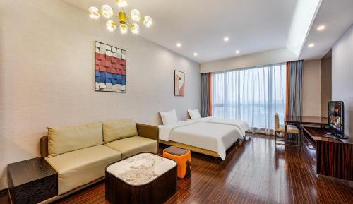 Deluxe Suite (3 Adults)