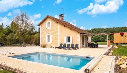 Three-Bedroom Holiday Home 