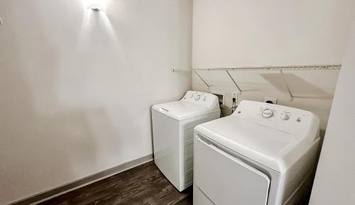 One-Bedroom Deluxe Apartment