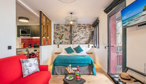 One-Bedroom Apartment with Balcony
